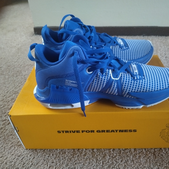 MEN NIKES - Picture 2 of 7